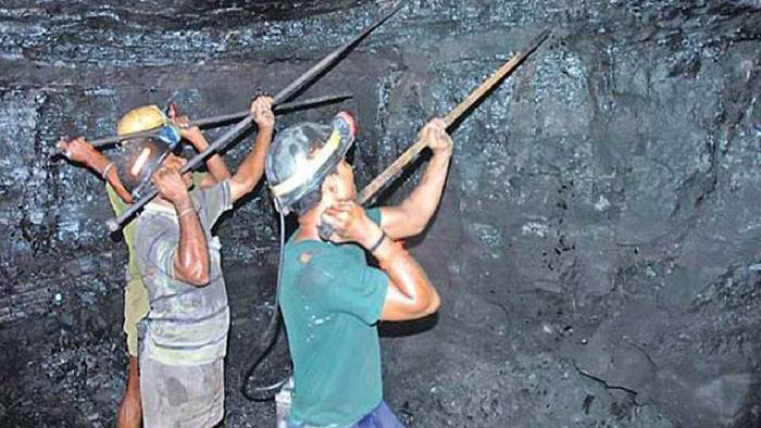 Coal belt: కోల్‌బెల్ట్ ఏరియాలో హస్తం హవా.. బీఆర్ఎస్‌కి షాక్ ఇచ్చిన సింగరేణి కార్మికులు..