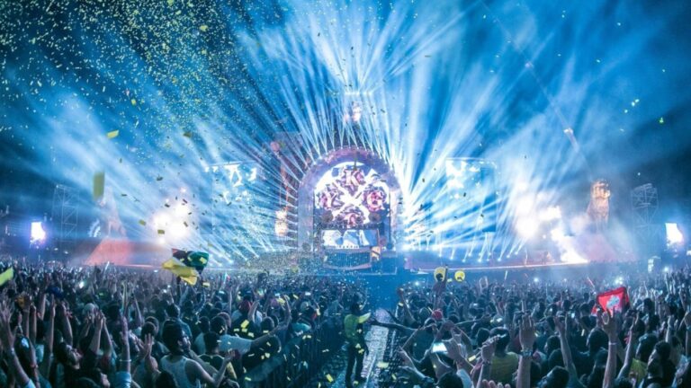 CP Avinash Mahanthi: న్యూ ఇయర్ ఈవెంట్ల కోసం ఎవరైనా అనుమతులు తీసుకోవాల్సిందే.. సన్ బర్న్‌కు అనుమతులు ఇవ్వలేదు!