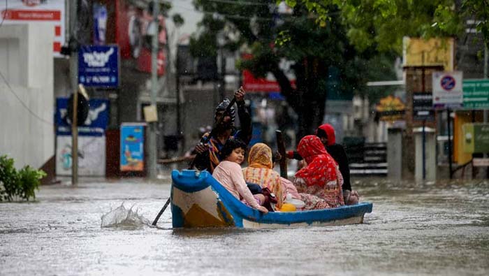 Chennai Rains: చెన్నైలో భారీ వర్షాలు.. వరదల కారణంగా ముగ్గురు మృతి
