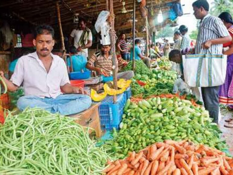 Hyderabad : హైదరాబాద్ లో పెరిగిన కూరగాయల ధరలు.. సామాన్యుల జేబులకు చిల్లే..