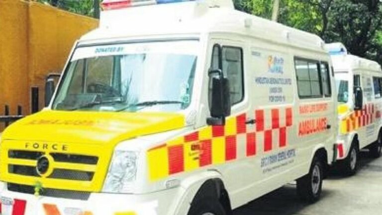 108 Ambulance: సహకరించని 108 సిబ్బంది.. ప్రైవేటు ఆటోలో ఆస్పత్రికి బాధితురాలి తరలింపు!