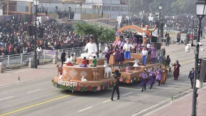 Republic Day Parade: గణతంత్ర దినోత్సవ పరేడ్‌.. ఏపీ విద్యాశాఖ శకటానికి తృతీయ బహుమతి