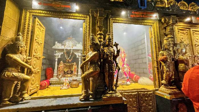 Ayodhya: హనుమంతుడి జన్మస్థానం నుంచి అయోధ్య చేరుకున్న రథం..