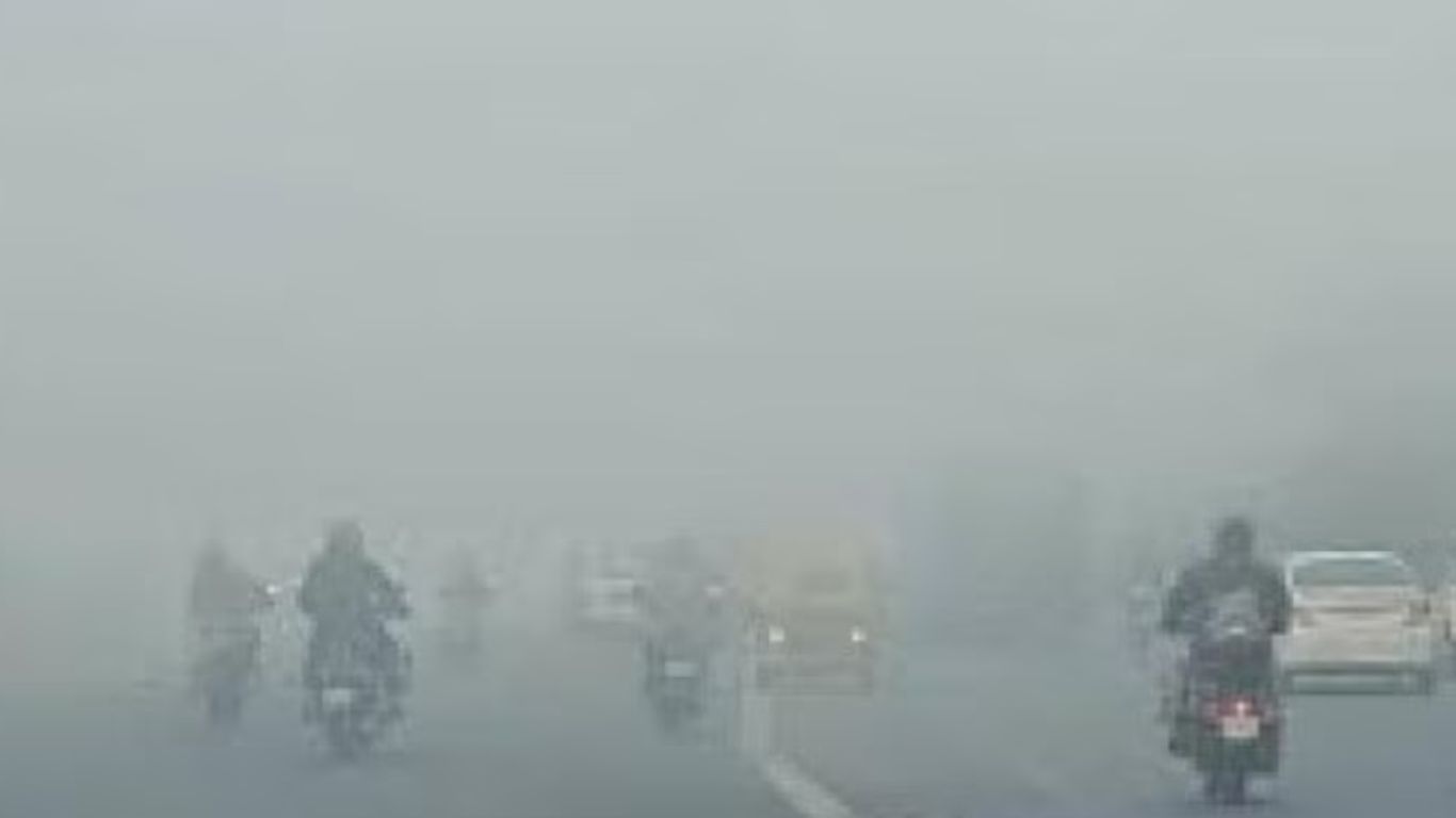 Delhi Weather: ఈ సీజన్‌లో అత్యల్ప ఉష్ణోగ్రత.. నేడు తేలికపాటి వర్షం!