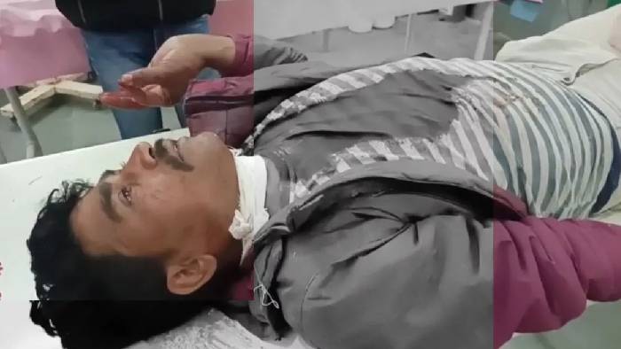 Gutkha: భార్య వేరే వ్యక్తిని “గుట్కా” అడిగిందని గొంతు కోసుకున్న భర్త..