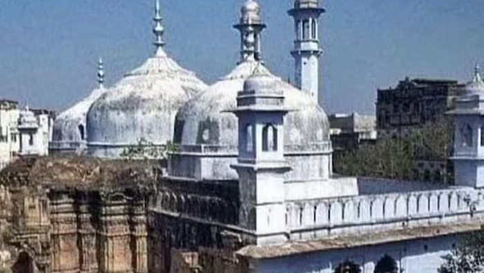 Breaking: జ్ఞానవాపి మసీదు ప్రాంగణంలో పూజలు చేసేందుకు హిందువులకు కోర్టు అనుమతి