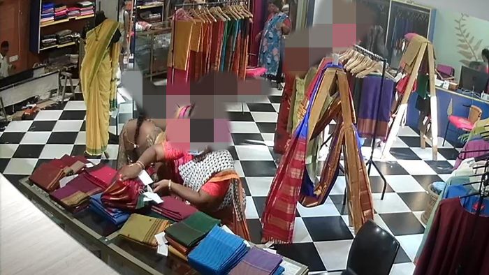 Lady Thieves: సంక్రాంతి షాపింగ్‌లో కిలాడీ లేడీల చేతివాటం.. సమయస్ఫూర్తితో పట్టించిన డిప్యూటీ సీఎం కుమార్తె