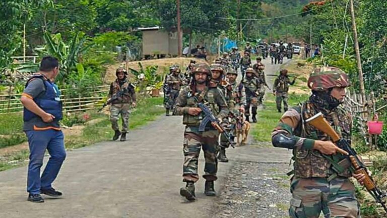 Manipur Violence: క్రిస్మస్ వేళ.. కాల్పులతో మరోసారి దద్దరిల్లిన మణిపూర్