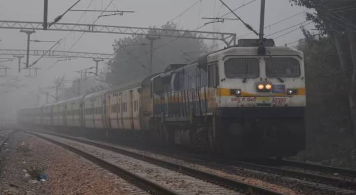 Gujarat : ముగ్గురు పిల్లలతో రైలుకింద దూకి ఆత్మహత్య చేసుకున్న తండ్రి