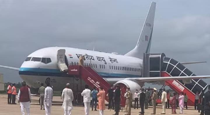 Ram Mandir : ప్రాణ ప్రతిష్ఠ సందర్భంగా అయోధ్య విమానాశ్రయంలో దిగిన 100చార్టర్డ్ విమానాలు