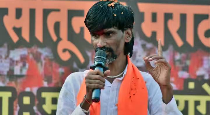Maratha Reservation: ముగిసిన మరాఠా రిజర్వేషన్ ఉద్యయం.. నిమ్మరసం తాగిన మనోజ్ జరంగే పాటిల్