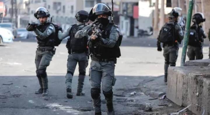 Israel Hamas War : వెస్ట్ బ్యాంక్‌లో వైమానిక దాడి.. ఆరుగురు పాలస్తీనియన్లు, ఒక ఇజ్రాయెల్ పోలీసు మృతి