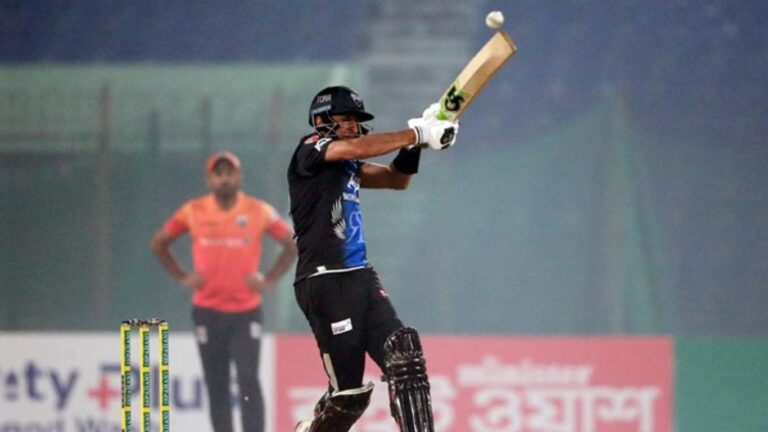 Shoaib Malik: పెళ్లైన కొద్ది గంటల్లోనే.. చరిత్ర సృష్టించిన షోయబ్ మాలిక్‌!