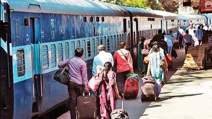 South Central Railway: సంక్రాంతికి రైల్వే శాఖ గుడ్ న్యూస్.. ప్రత్యేక రైళ్లు ఆగే స్టేషన్లు ఇవే..!