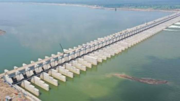 Annaram Barrege : అన్నారం బ్యారేజీ మురుగు మరమ్మతు పనులు ప్రారంభం