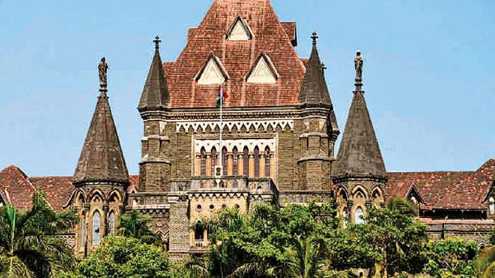 Bombay High Court: 13 ఏళ్ల బాలికపై 26 ఏళ్ల వ్యక్తి అత్యాచారం.. అది ప్రేమ అని హైకోర్టు తీర్పు..