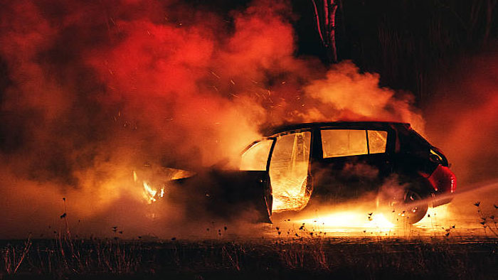 Car Accident: మంటల్లో కాలి బూడిదైన కారు.. సికింద్రాబాద్⁬లో ఘటన