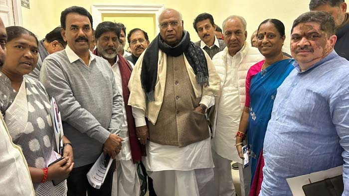 Cong Meeing