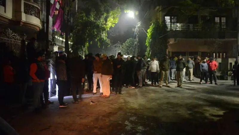 Delhi : ఢిల్లీలో ఘోర అగ్ని ప్రమాదం.. రెండు కుటుంబాలు సజీవదహనం..