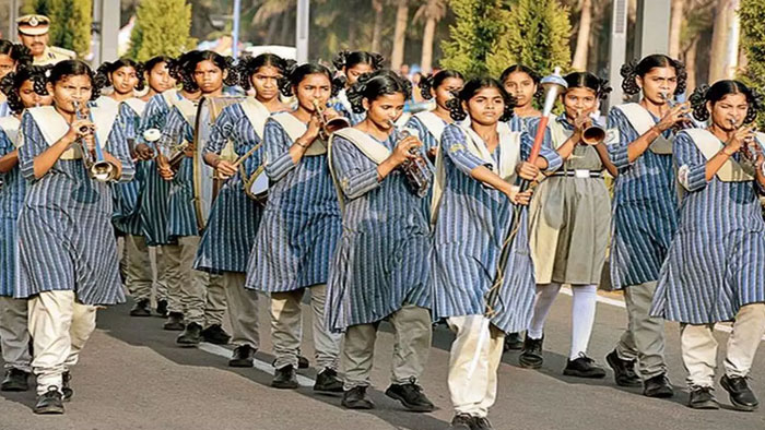 GVL: ఆర్కే బీచ్ రోడ్డులో రిప్లబిక్ ఫ్రీడమ్ కలర్ వాక్