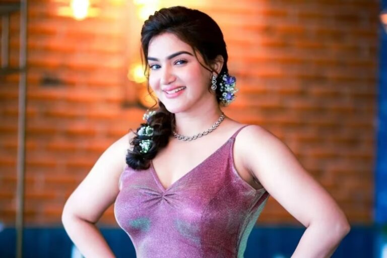 Honey Rose: బంఫర్ ఆఫర్ కొట్టేసిన హనీ రోజ్.. ఆ స్టార్ హీరో సినిమాలో ఛాన్స్?