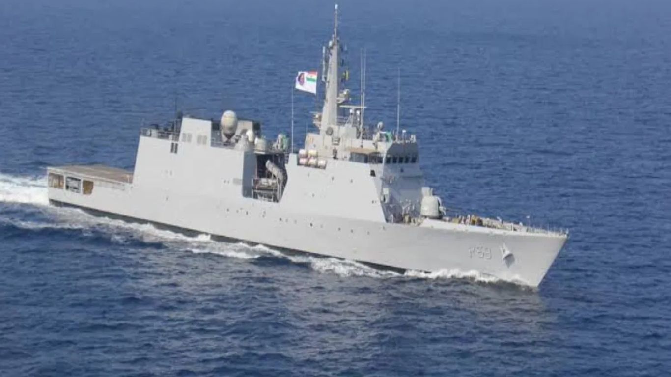 Indian Navy Rescues: 19 మంది పాకిస్థానీ నావికుల్ని రక్షించిన భారత నౌకాదళం!