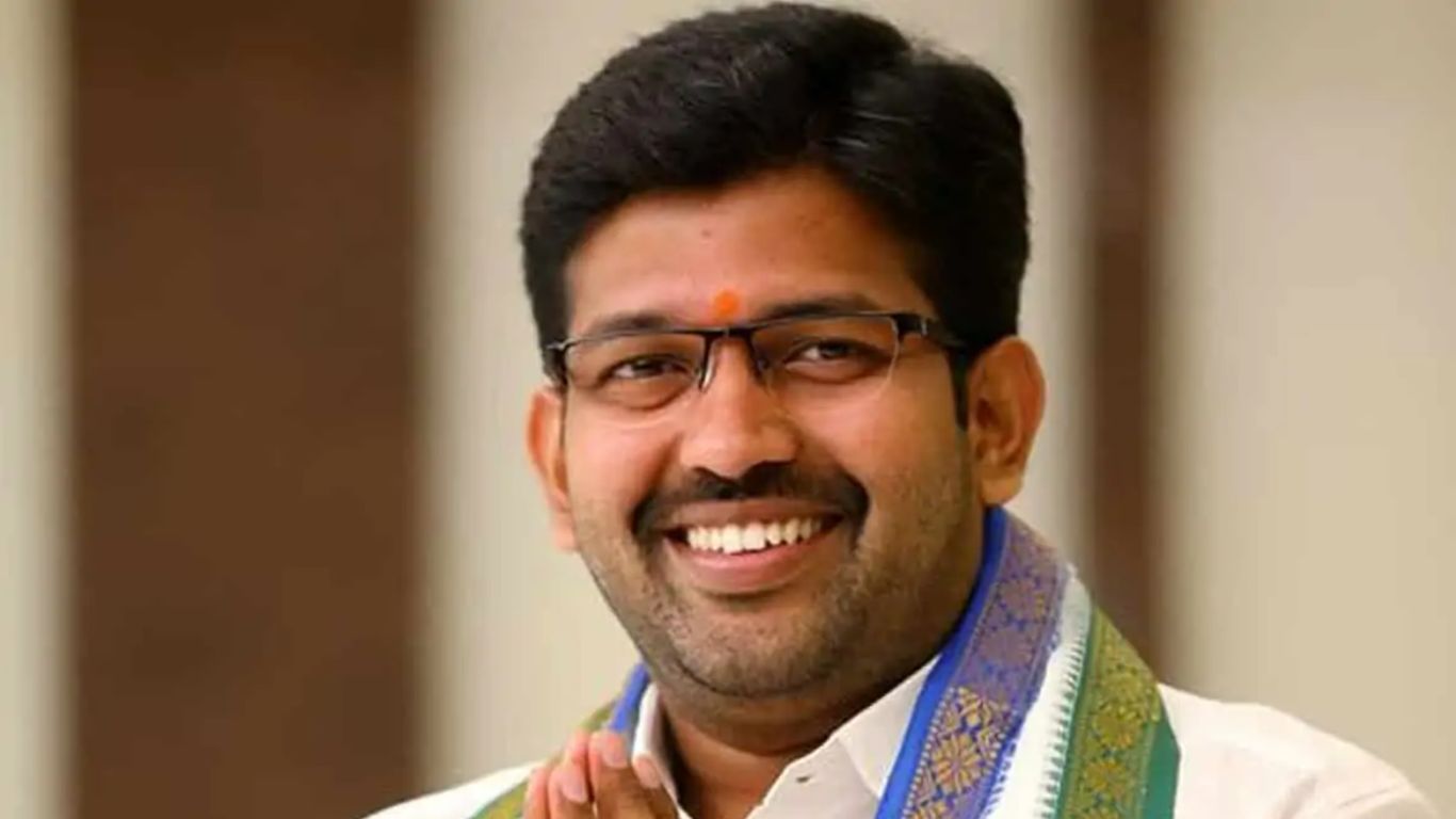 Jakkampudi Raja: సీఎం చెట్టు ఎక్కమన్నా, నీటిలో దూకమన్నా సిద్ధం: జక్కంపూడి రాజా
