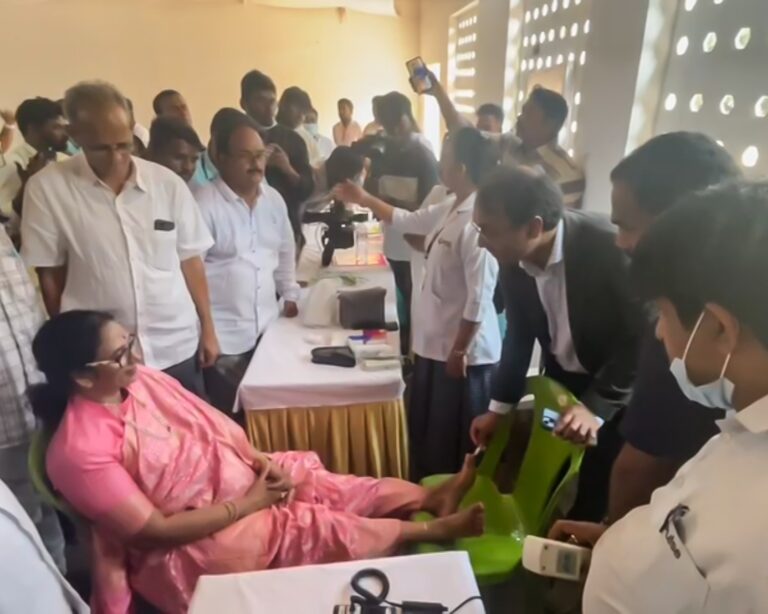 Krishnam Raju : మొగల్తూరులో కృష్ణంరాజు జయంతి వేడుకలు.. ఉచిత వైద్య శిభిరం ఏర్పాటు..