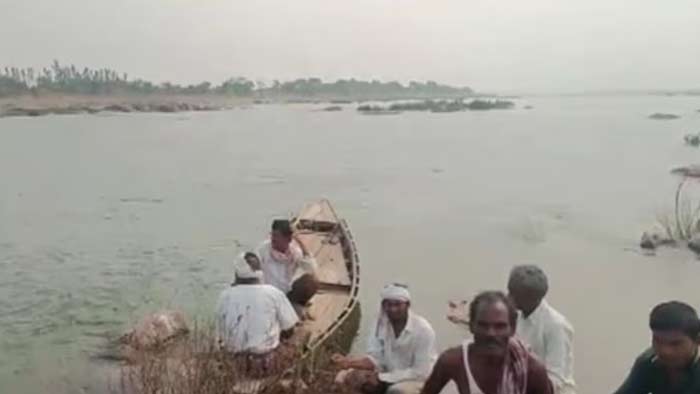 Tragedy: మహారాష్ట్రలో విషాదం.. పడవ బోల్తా పడి ఒకరు మృతి, ఐదుగురు గల్లంతు