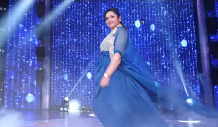 Meena: జడ్జిగా మారిన మీనా.. ఏ షోకు అంటే.. ?