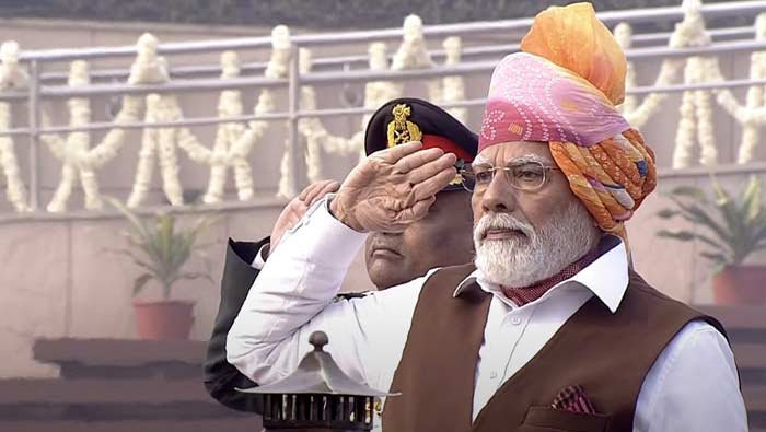 PM Modi: తలపాగాలో మెరిసిన ప్రధాని మోడీ..