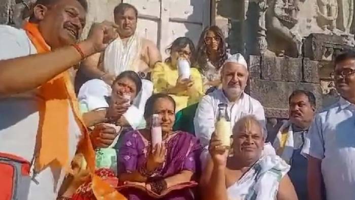 Ram Mandir: పాక్ ఆక్రమిత కాశ్మీర్ నుంచి అయోధ్యకు పవిత్ర జలం.. పంపింది ఓ ముస్లిం వ్యక్తి..