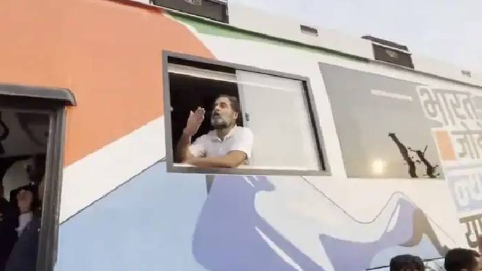 Rahul Gandhi: రాహుల్ గాంధీ ముందు “మోడీ,మోడీ” నినాదాలు.. “ఫ్లయింగ్ కిస్‌”తో సమాధానం..