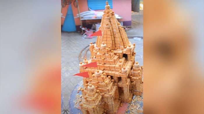 Ram Mandir Model: 20 కిలోల బిస్కెట్లతో రామమందిర నమూనా..