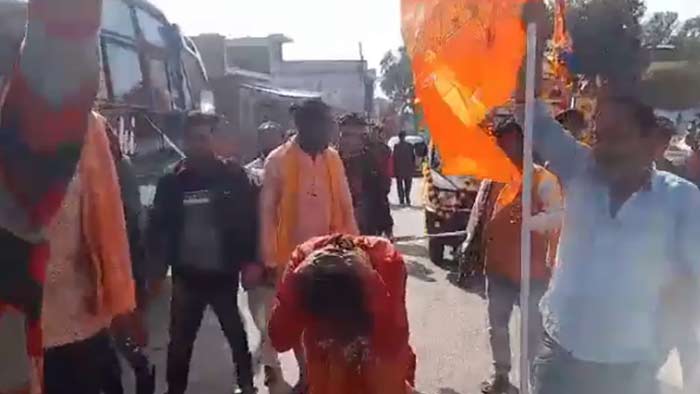 Ayodhya: 500 కి.మీ రామరథాన్ని లాగి అయోధ్య చేరుకున్న రామభక్తుడు..