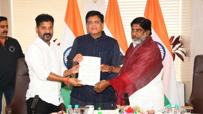 CM Revanth Reddy : కేంద్రమంత్రితో ముగిసిన సీఎం రేవంత్, డిప్యూటీ సీఎం భట్టిల సమావేశం