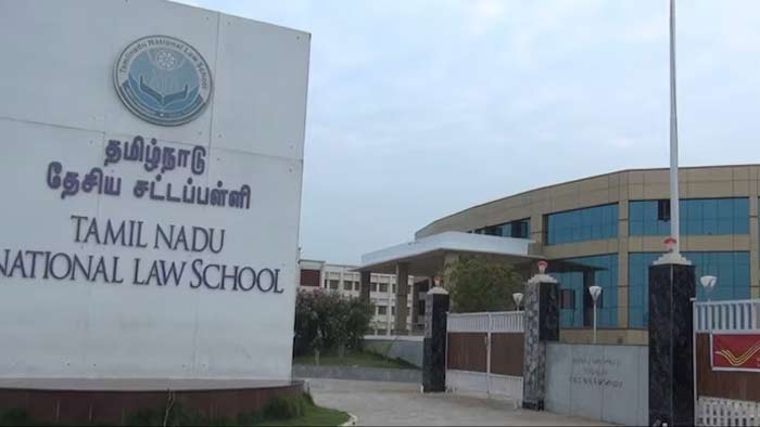 Tamil Nadu: ఓ విద్యార్థికి జ్యూస్⁬లో కలిపి మూత్రం తాగించిన ఇద్దరు విద్యార్థులు.. ఏడాదిపాటు సస్పెండ్