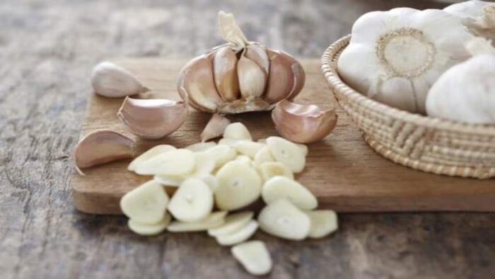 Health Tips : ఖాళీ కడుపుతో వెల్లుల్లిని ఇలా తింటే ఎన్ని ప్రయోజనాలో తెలుసా?