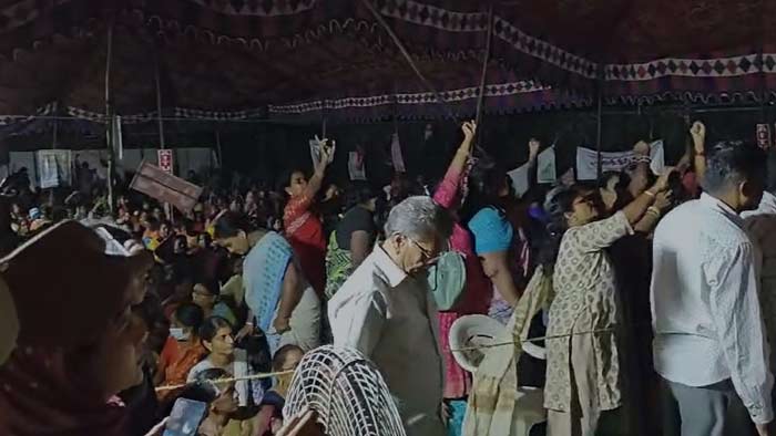 Anganwadi Chalo Vijayawada: ఛలో విజయవాడ నేపథ్యంలో అంగన్వాడీలు నిరాహారదీక్ష.. ముందస్తు అరెస్ట్⁭లు