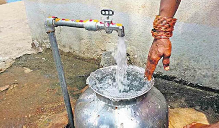 Hyderabad Water Supply : హైదరాబాద్‌ నీటి సరఫరాకు ప్రమాద ఘంటికలు