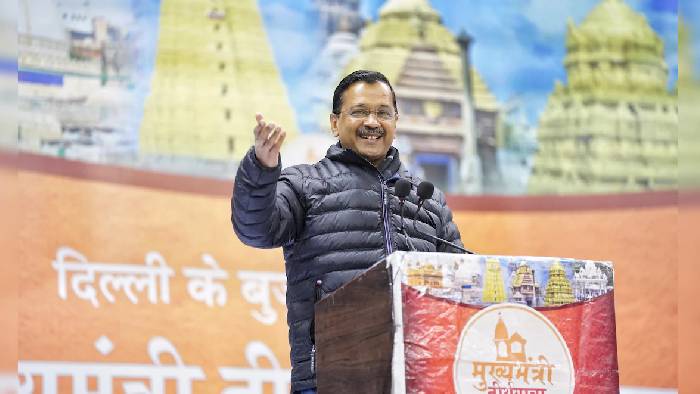 Arvind Kejriwal: కుటుంబంతో సీఎం కేజ్రీవాల్ అయోధ్య యాత్ర..