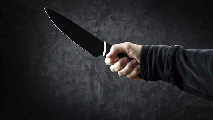 Delhi: పుట్టినరోజు జరుపుకుంటున్న ఓ వ్యక్తిపై కత్తితో దాడి.. ఢిల్లీలో ఘటన