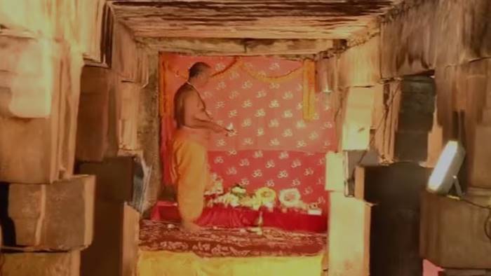 Gyanvapi: 31 ఏళ్ల తర్వాత జ్ఞానవాపిలో మొదలైన పూజలు