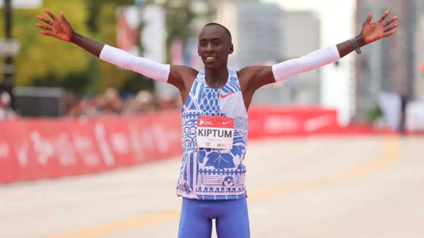 Kelvin Kiptum Dies: ఘోర రోడ్డు ప్రమాదం.. మారథాన్‌ అథ్లెట్‌ కెల్విన్‌ కిప్టుమ్‌ మృతి!