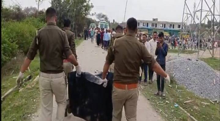 UP : కౌశాంబిలోని బాణాసంచా ఫ్యాక్టరీలో భారీ పేలుడు.. ఐదుగురి మృతి, పలువురి పరిస్థితి విషమం