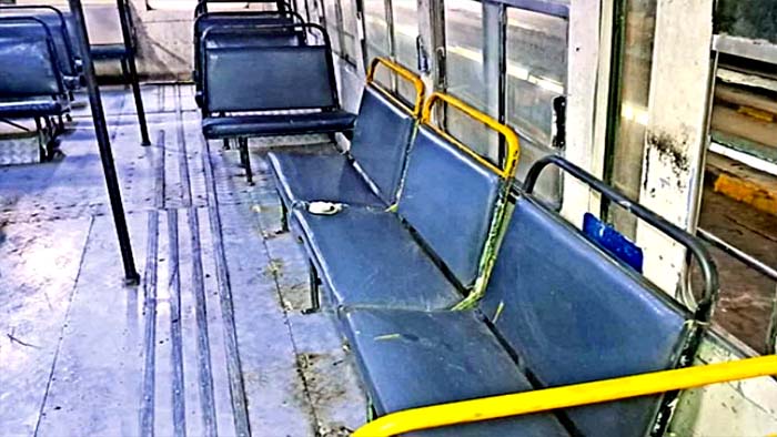 TSRTC New Plan: తెలంగాణ ఆర్టీసీ కీలక నిర్ణయం.. మెట్రో రైలు తరహాలో బస్సుల్లో సీటింగ్ మార్పు