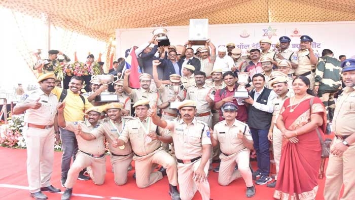 CM Revanth Reddy: తెలంగాణ పోలీసులను, డీజీపీ రవిగుప్తాను అభినందించిన సీఎం రేవంత్‌ రెడ్డి