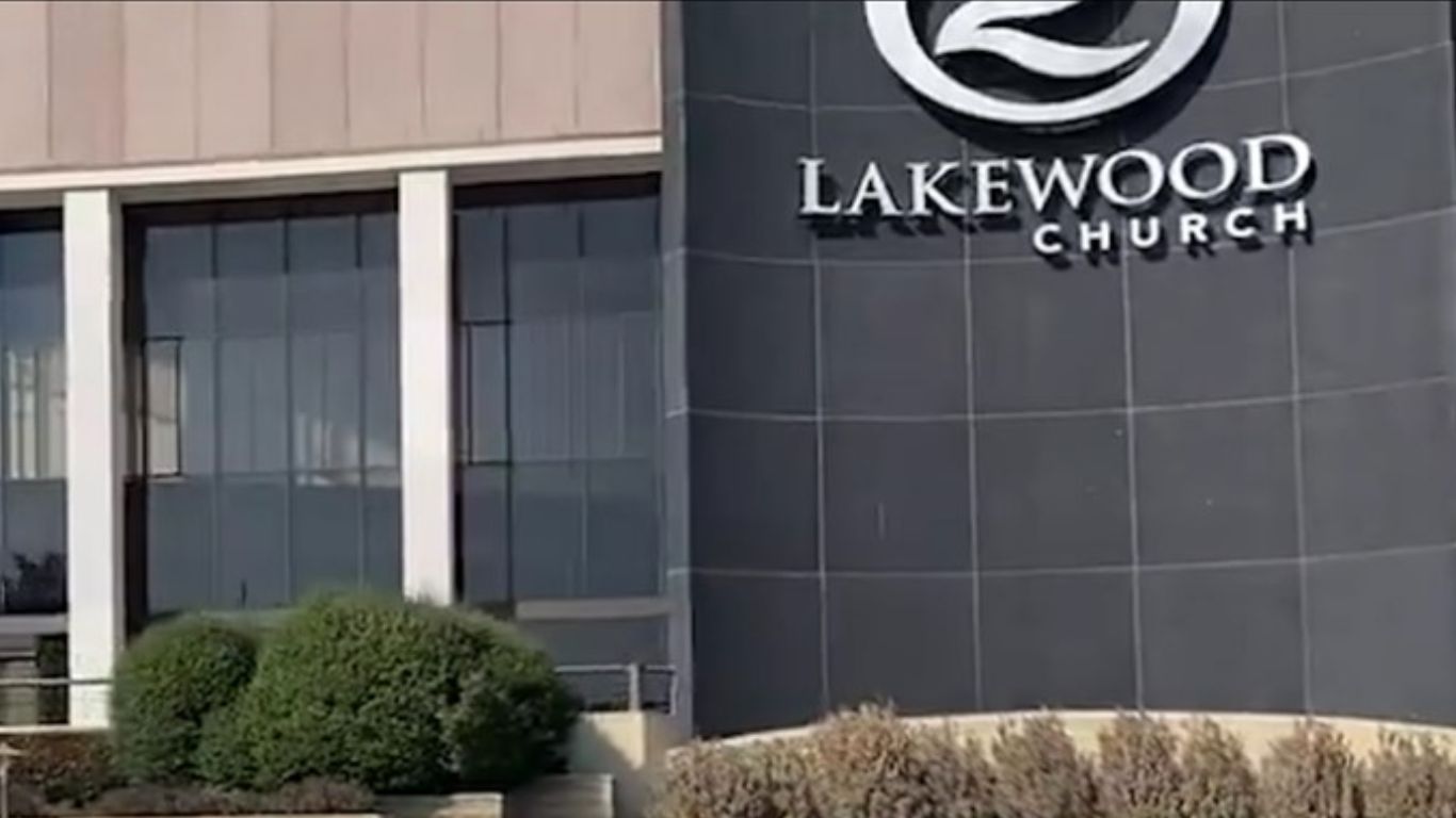 Texas Megachurch: టెక్సాస్‌ మెగాచర్చిలో కాల్పులు.. మహిళను కాల్చి చంపిన పోలీసులు!