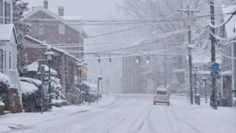 US Snow Storm: అమెరికాలో మంచు తుపాను.. స్కూల్స్ బంద్, 1200 విమానాలు రద్దు!