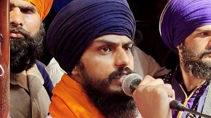 Amritpal Singh: వేర్పాటువాది అమృత్‌పాల్ సింగ్ జైలు గది నుంచి సెల్‌ఫోన్, స్పైకామ్